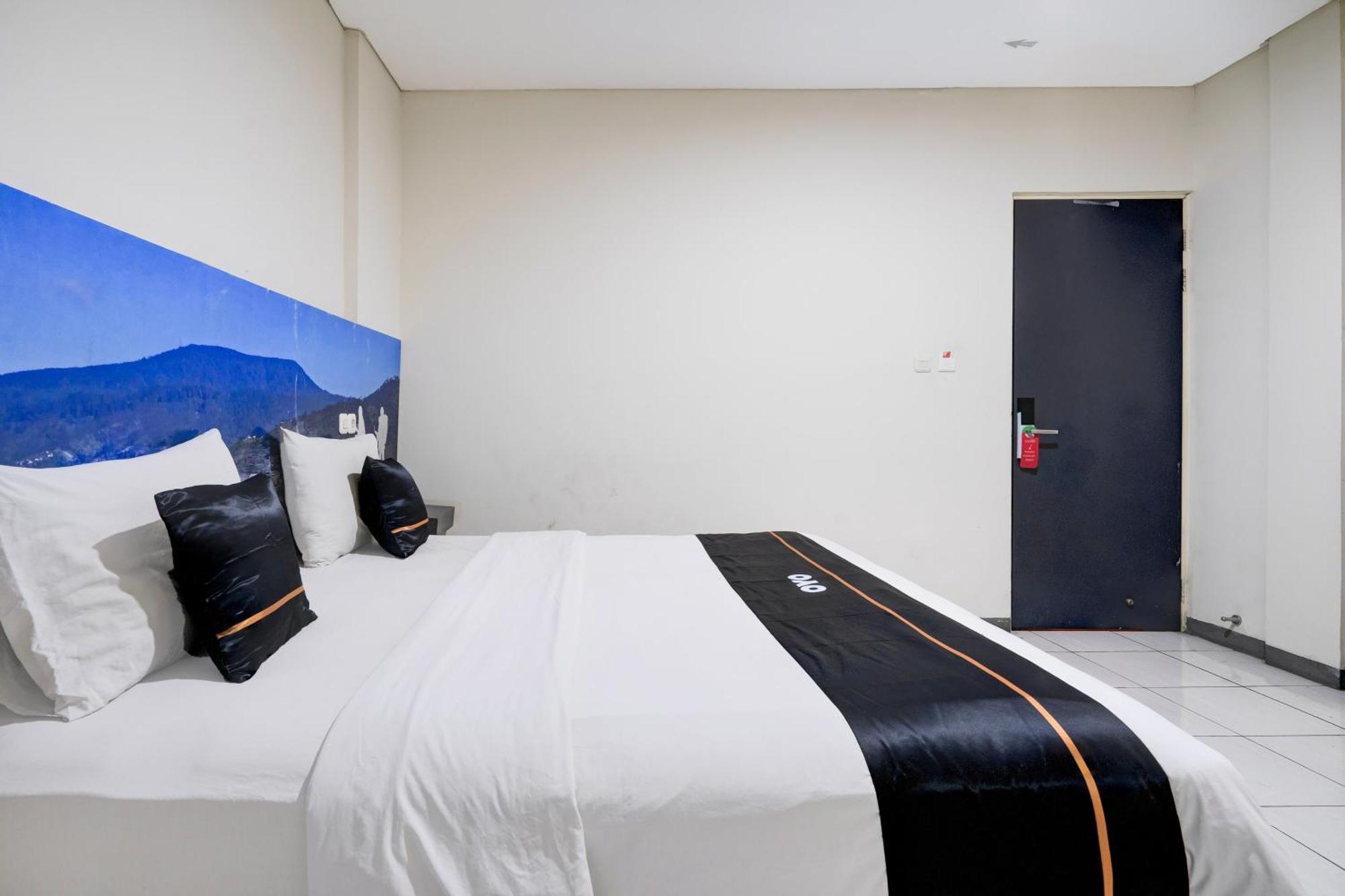 בנדונג Townhouse Oak Cihampelas Near Ciwalk Formerly Promenade Hotel מראה חיצוני תמונה